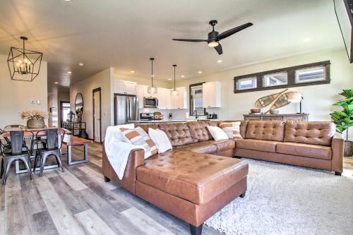 Modern Bozeman Family Townhome with Hot Tub! in Bozeman, USA