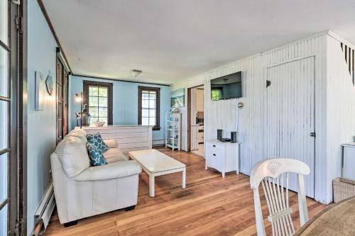 Hilton Lake Getaway with Over-the-Water Deck! in Hilton, USA