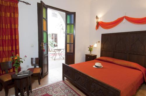 Superior Double Room image 10