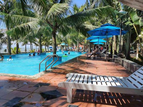 Piscina, Eureka Resort, Hai Tien Beach in Spiaggia Hoang Hai Beach