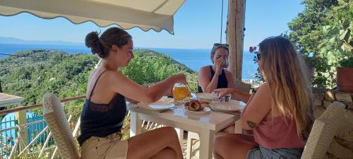 Alex Boutique Hotel – Himarë, CA