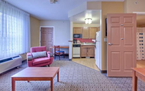 TownePlace Suites Charlotte University Research Park – Charlotte, NC