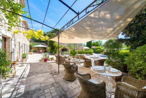 Maison d'Hôtes Les Caroubiers