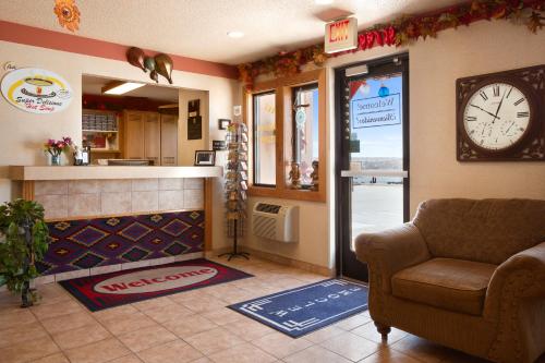 Super 8 by Wyndham Las Vegas - image 11