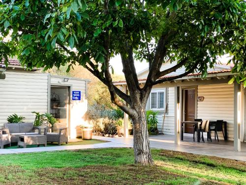 Etzel Tami Hospitality in Neot Golan