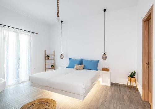 Dorkas Luxury Rooms&Apartments in Serifose saar