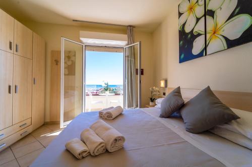 Double Room with Balcony and Sea View