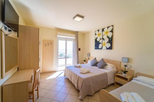 Melody Hotel - image 11