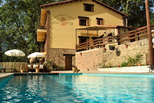 Buitenkant, Apartamentos La Rosa y El Pastor in Losar De La Vera