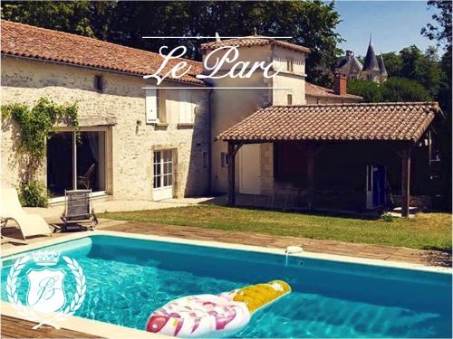 Gîte Le Parc du Château de Bourneau gîte à louer Sérigné