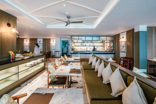 Restaurant, Sawaddi Patong Resort & Spa by Tolani near Bangla Boxing Stadium