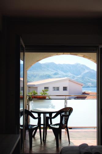 Mila & Aleksandr Apartments - image 3