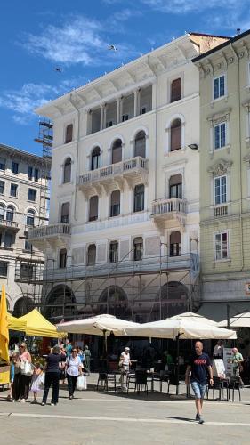 Piazza Goldoni Rooms, Triest