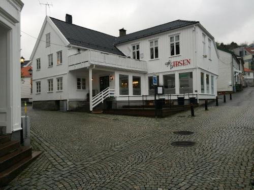 Είσοδος, Gjestehuset IBSEN in Grimstad