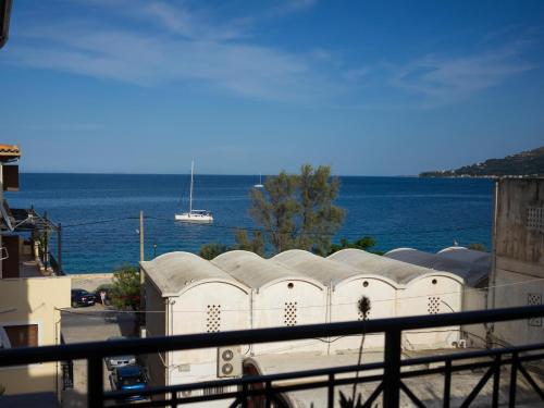 Arty Loft with Sea & City Views, Zakynthos (foto 4)