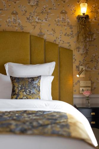 Manolita Paris Room Type - Premium Room Top Floor