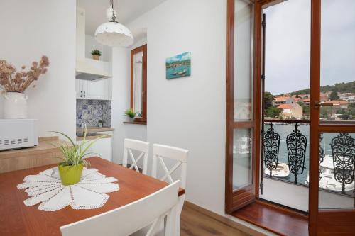 Ancora Faros in Stari Grad