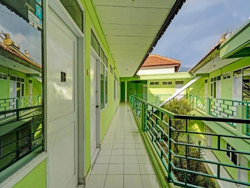 SPOT ON 91325 Pondok Hijau Guest House Syariah