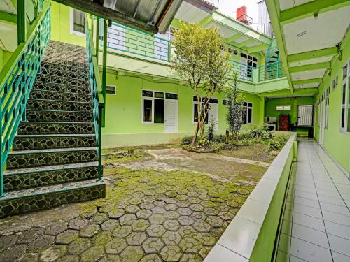 SPOT ON 91325 Pondok Hijau Guest House Syariah