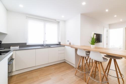 Trendy and Bright Apartment Trendy and Bright Apartment