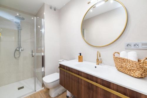 Trendy and Bright Apartment Trendy and Bright Apartment