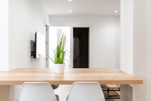 Trendy and Bright Apartment Trendy and Bright Apartment