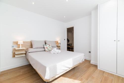 Trendy and Bright Apartment Trendy and Bright Apartment