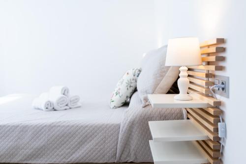 Trendy and Bright Apartment Trendy and Bright Apartment