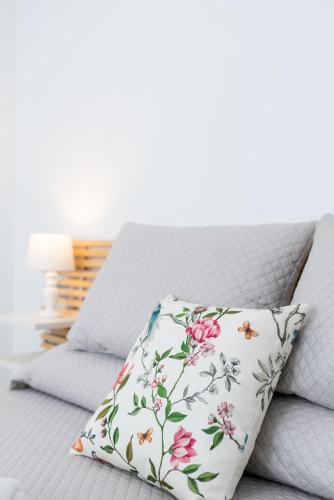 Trendy and Bright Apartment Trendy and Bright Apartment