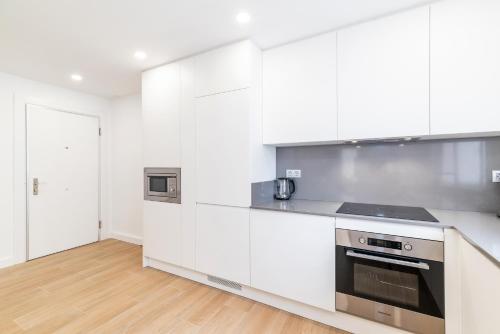 Trendy and Bright Apartment Trendy and Bright Apartment