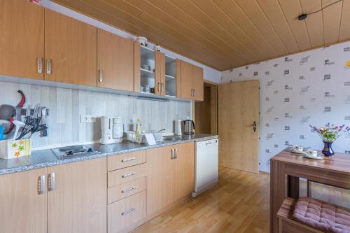 keuken, Ferienwohnung am Stadtrand in Annaberg-Buchholz