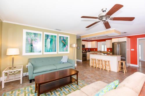 WINDWARD WAY - image 7