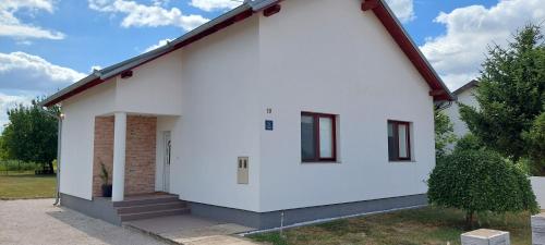 kuća za odmor Domus Alba (kuca za odmor Domus Alba) in Beli Manastira