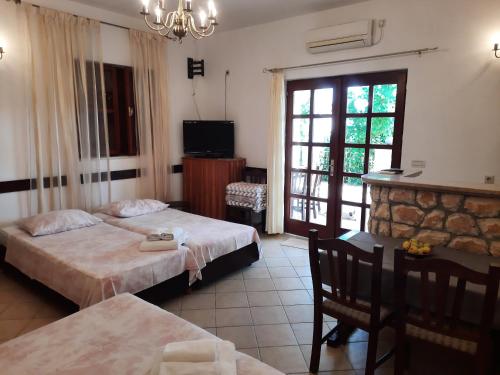 Apartment with Garden View image 10