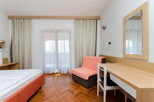 Apartments Mirjana - image 8