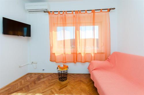 One-Bedroom Apartment - Second Floor image 6