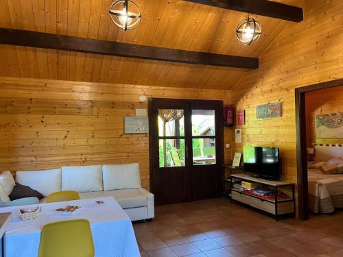 設施, Casa Rural con Encanto CABAÑA EL SALSE (Casa Rural con Encanto CABANA EL SALSE) in 巴尼耶雷斯德馬里奧拉