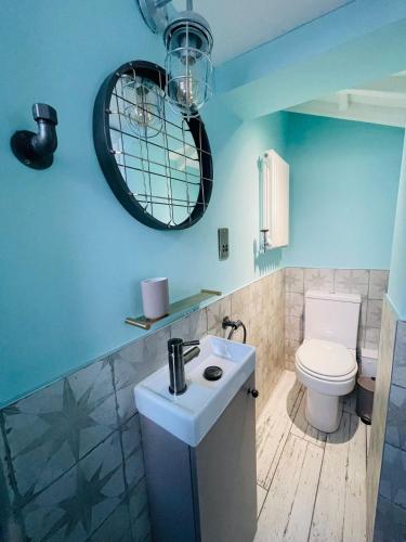 Bathroom, The Rambler's Rest Cottage, Parkgate, Wirral in Neston