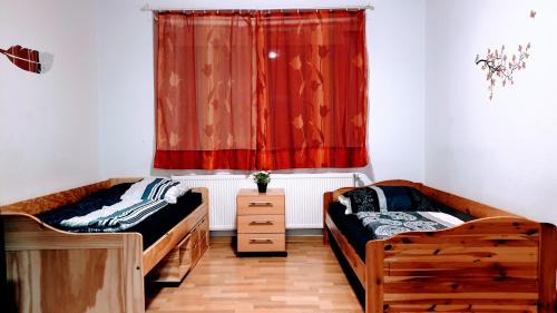 Budget rooms in Halle with shared bathroom, Free WiFi, Netflix & iPad