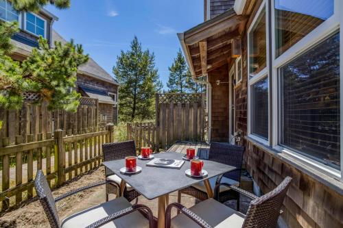 SeaEscape - Meredith Lodging