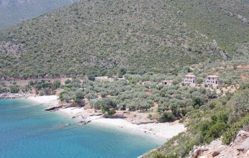 Two-Bedroom Holiday Home in Andreas Paralio, Unterkunft in Arkadiko Chorio