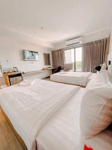 Nakara Hotel, Ubon Ratchathani Room Type - Deluxe Twin Room