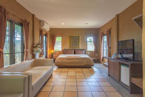 Facilities, Muntra Garden Resort in Sattahip Beach