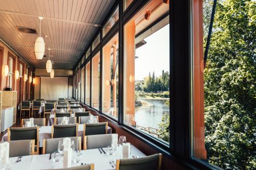 餐厅, **Spa酒店 (Spahotel Casino) in 萨翁林纳