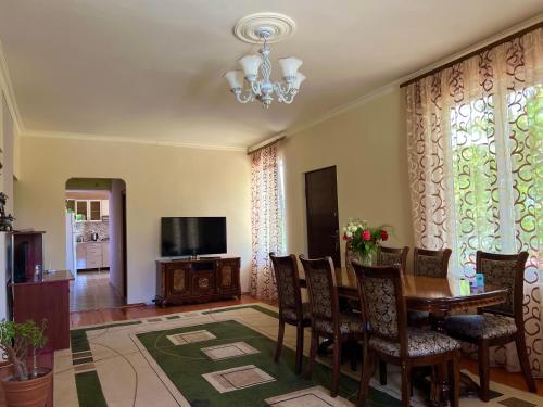 Kitchen, Igor Bed and Breakfast in Halidzor