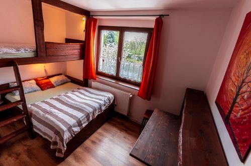 1 queen bed, 1 bunk bed, 1 sofa bed