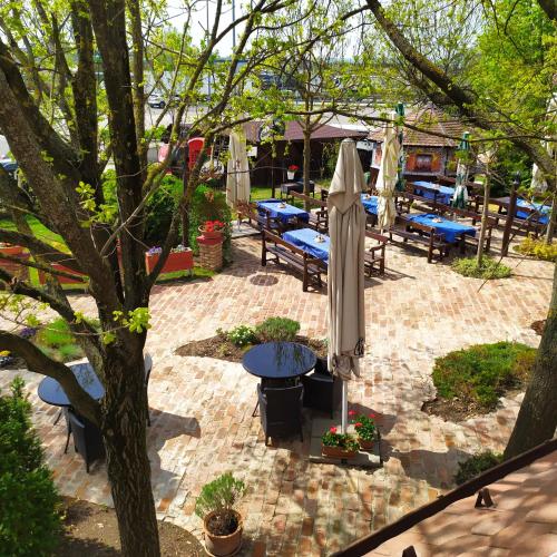 Gastland M1 Hotel & Restaurant - image 11