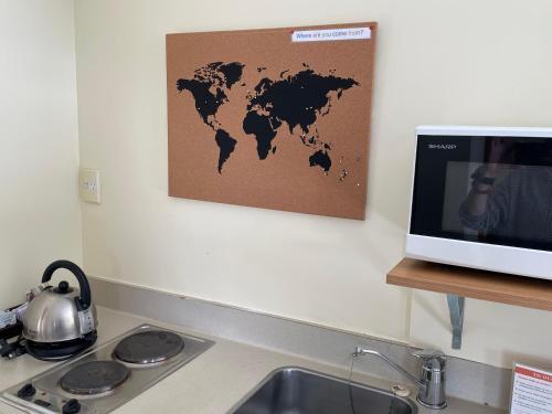 ห้องครัว, เซ็นทรัลปาร์ค มอเตอร์ลอดจ์ (Central Park Motor Lodge) near โมนาวาเล