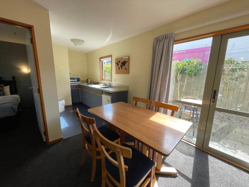 บริการและสิ่งอำนวยความสะดวก, เซ็นทรัลปาร์ค มอเตอร์ลอดจ์ (Central Park Motor Lodge) near โมนาวาเล