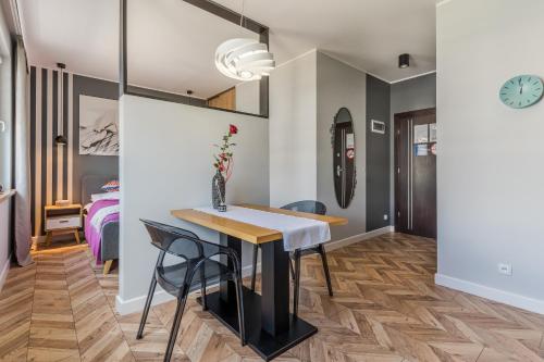 Lead Apartment